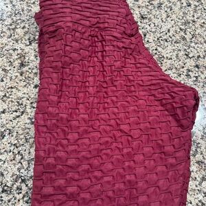 Booty by Brabants Textured Burgundy Leggings